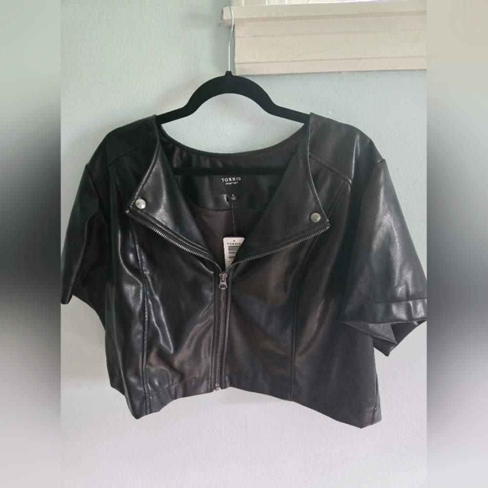 Torrid Black Leather Cropped Short Sleeved Biker Jacket